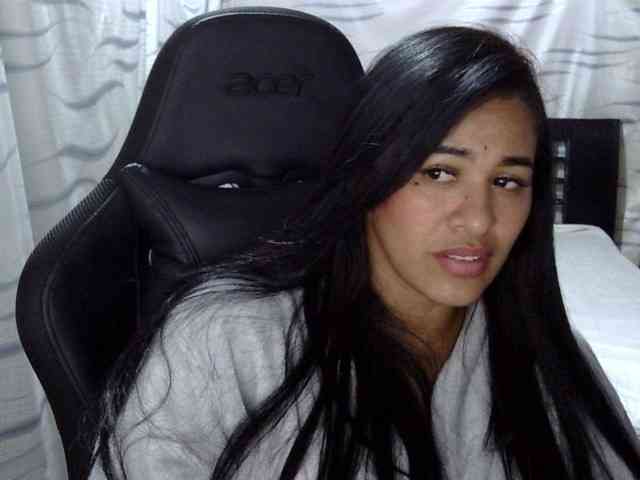 Letty33 webcam