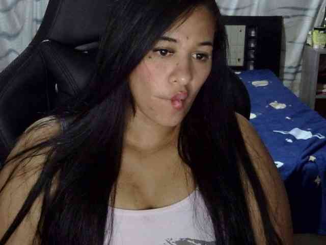 Letty33 webcam