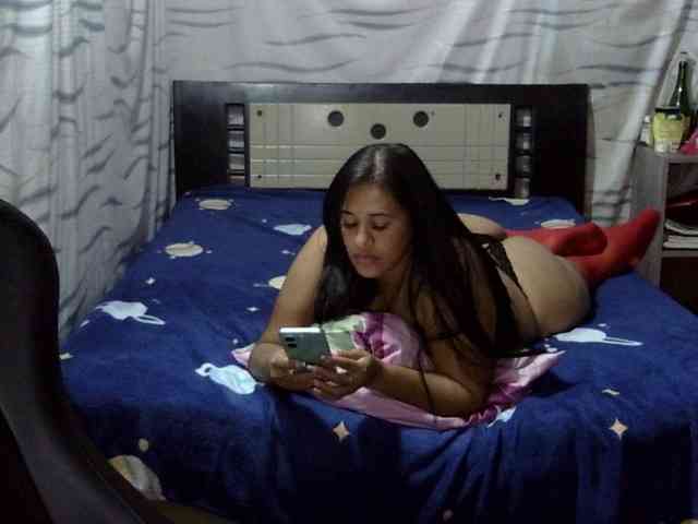 Letty33 webcam