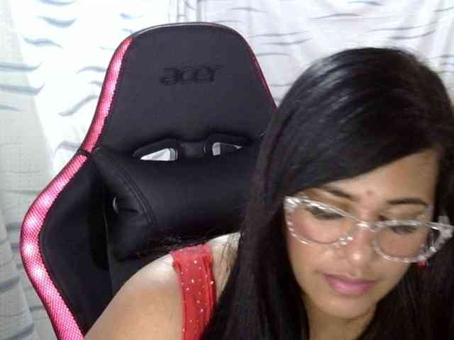 Letty33 webcam