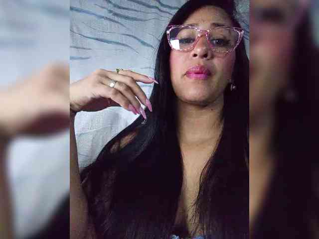 Letty33 webcam