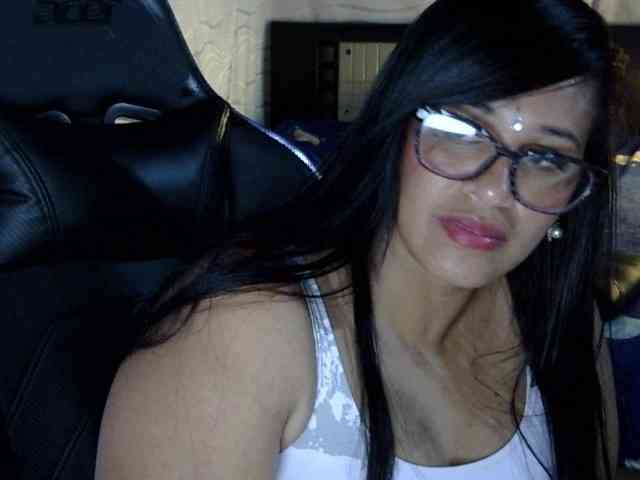 Letty33 webcam