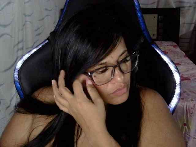 Letty33 webcam