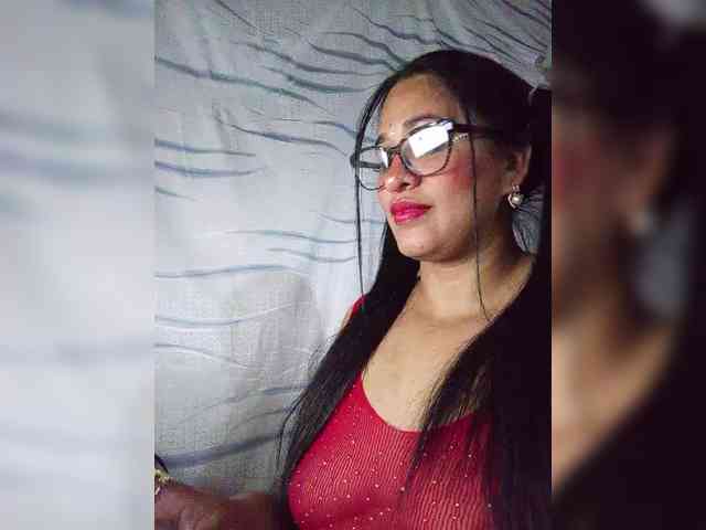 Letty33 webcam