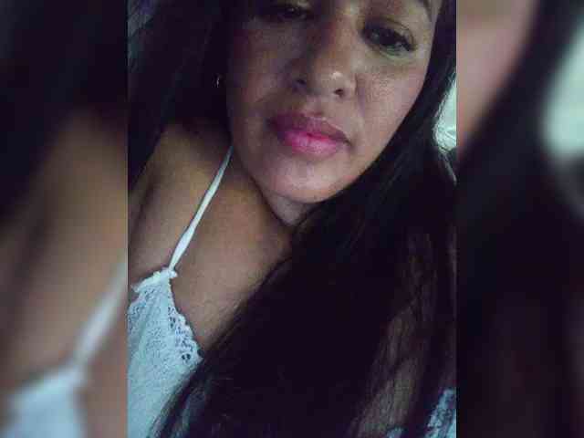 Letty33 webcam