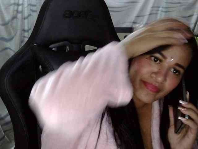 Letty33 webcam