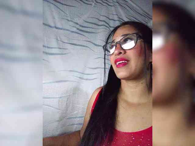 Letty33 webcam