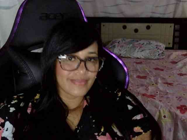 Letty33 webcam