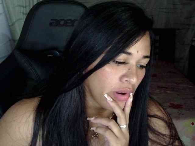 Letty33 webcam