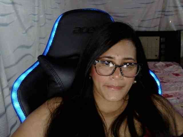 Letty33 webcam
