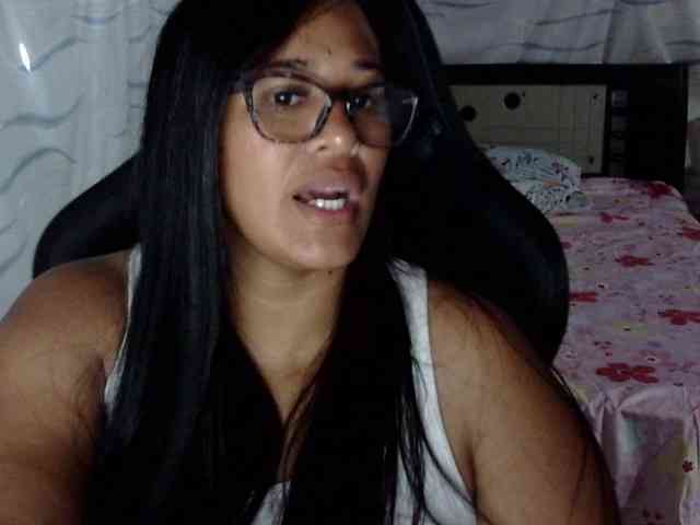 Letty33 webcam