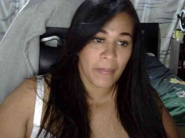 Letty33 webcam