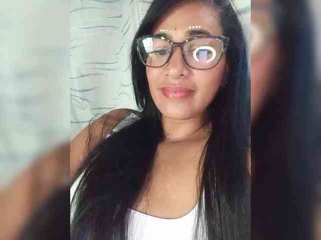 Letty33 webcam