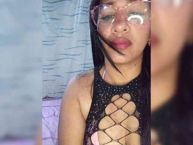 Letty33 webcam