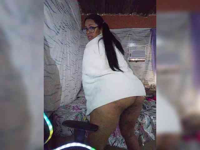 Letty33 webcam