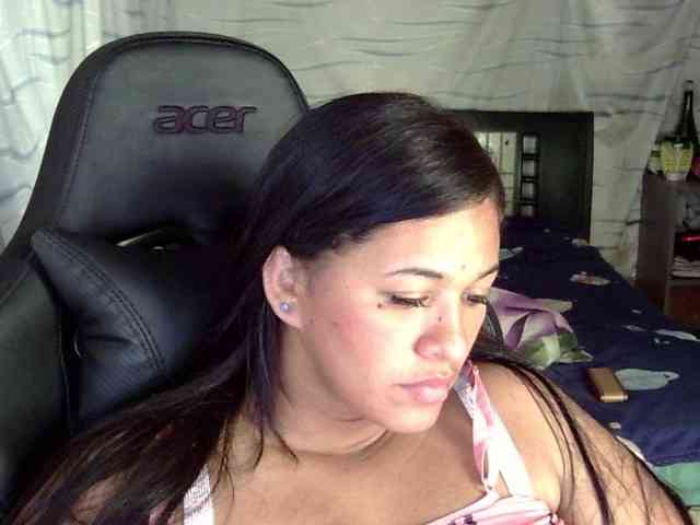 Letty33 webcam