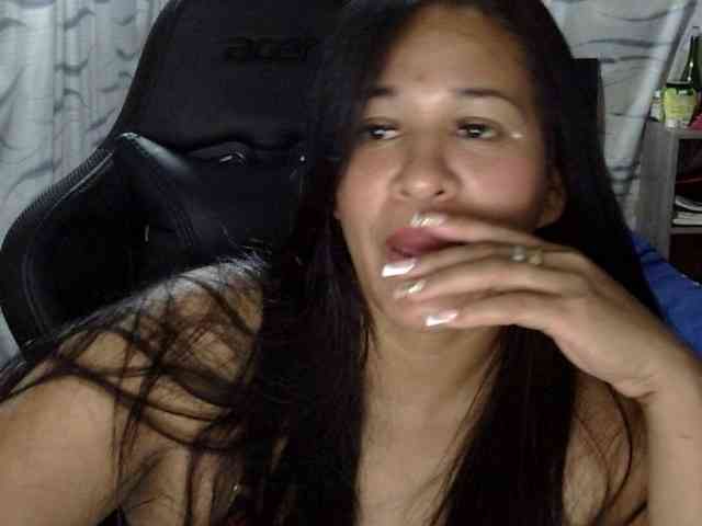Letty33 webcam