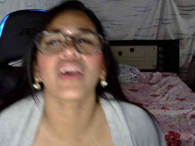 Letty33 webcam