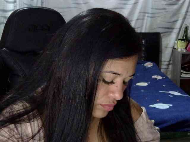Letty33 webcam