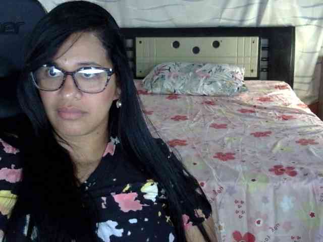 Letty33 webcam
