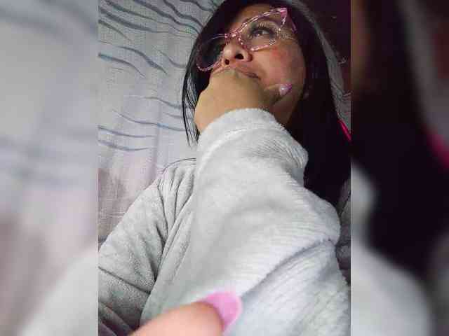 Letty33 webcam