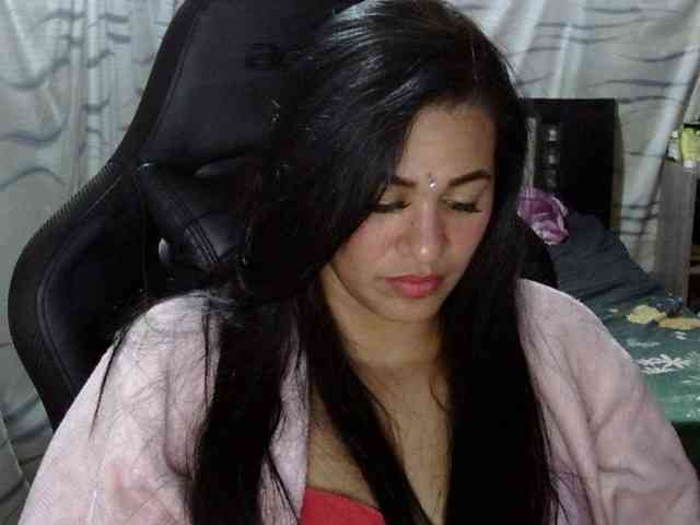 Letty33 webcam