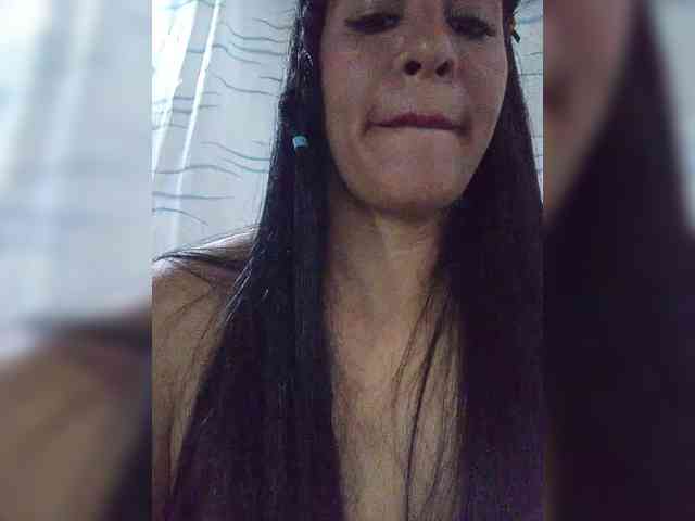 Letty33 webcam