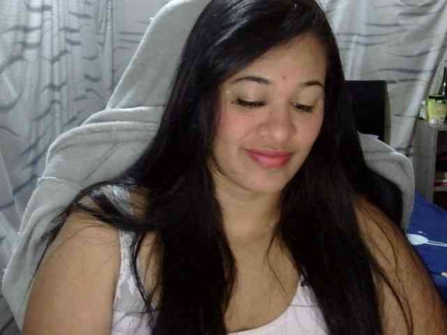 Letty33 webcam