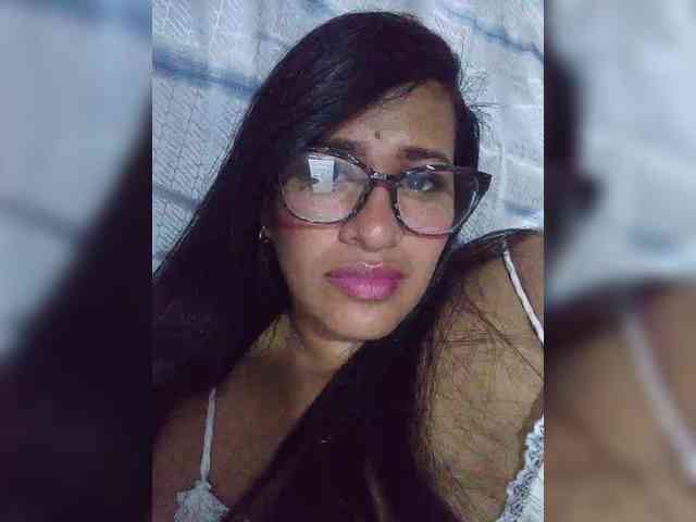 Letty33 webcam