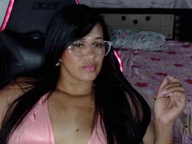 Letty33 webcam
