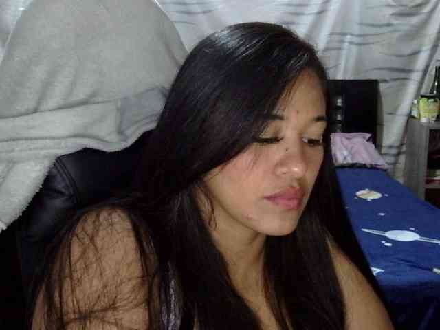 Letty33 webcam