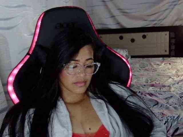 Letty33 webcam
