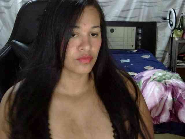 Letty33 webcam