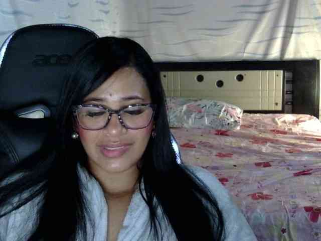 Letty33 webcam