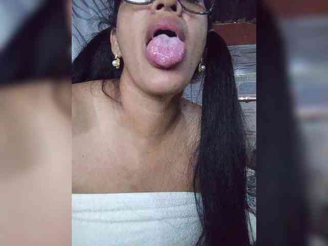 Letty33 webcam