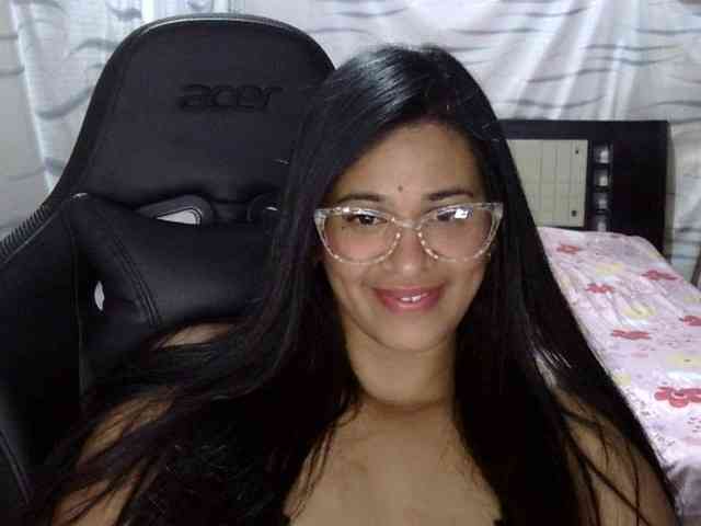 Letty33 webcam