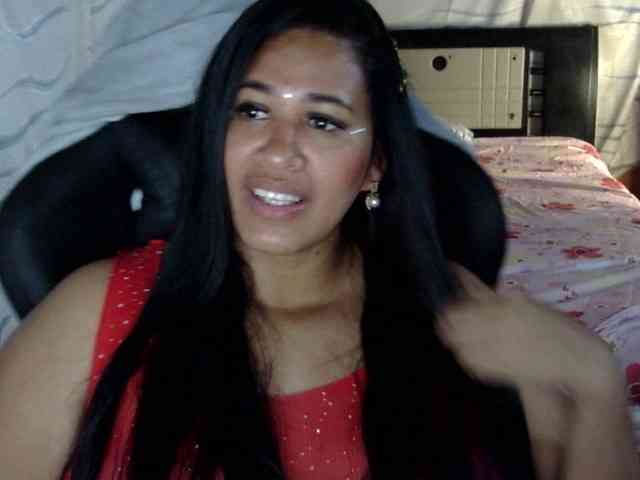Letty33 webcam