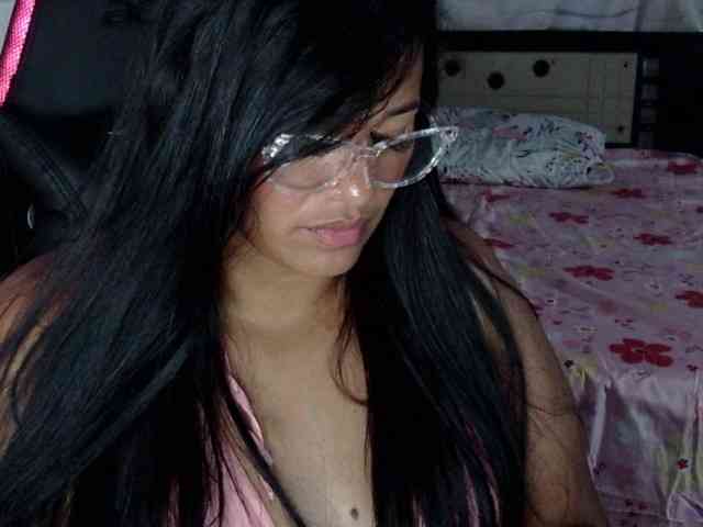 Letty33 webcam