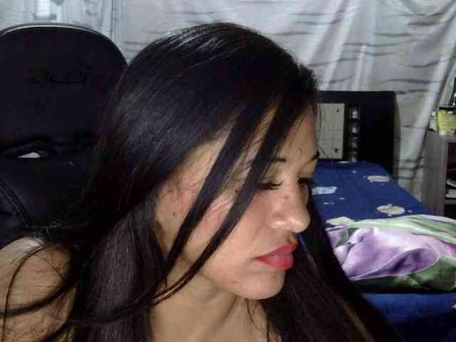 Letty33 webcam
