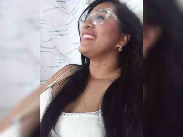 Letty33 webcam