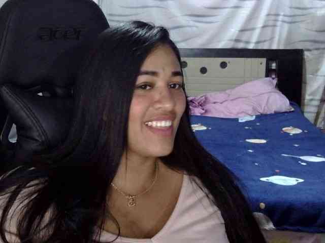 Letty33 webcam