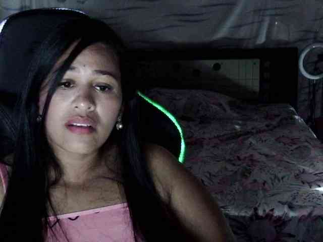Letty33 webcam