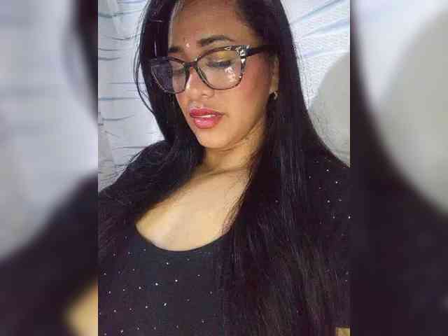 Letty33 webcam