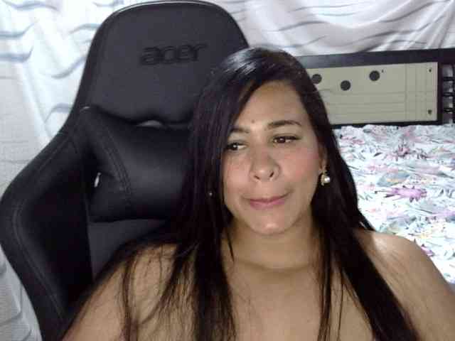 Letty33 webcam