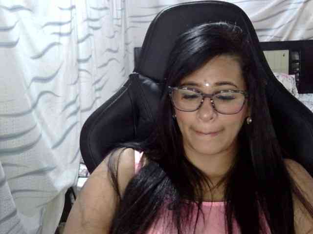 Letty33 webcam