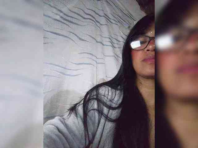Letty33 webcam