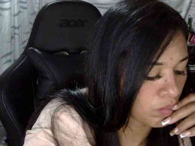 Letty33 webcam