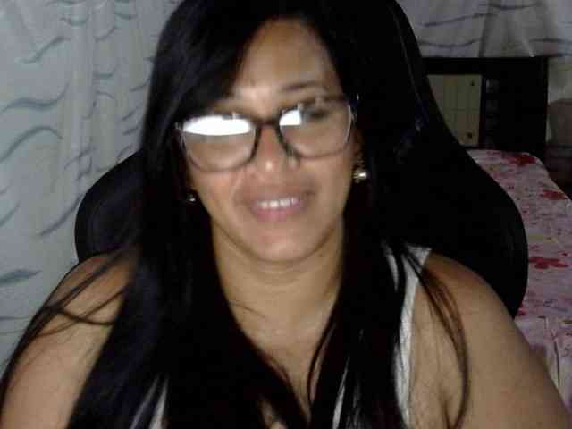 Letty33 webcam