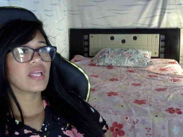 Letty33 webcam