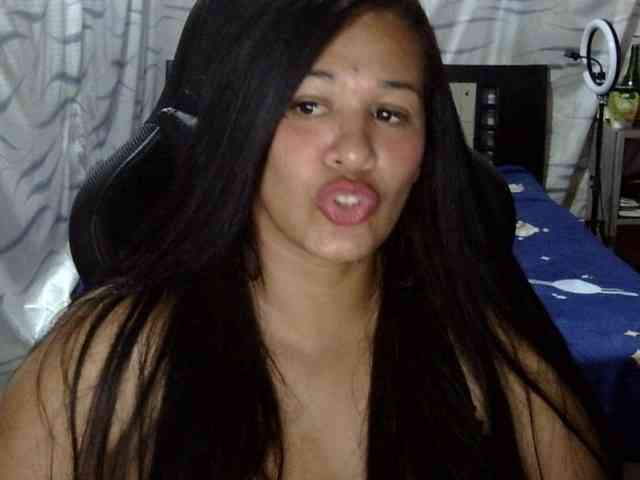 Letty33 webcam